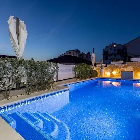 Tatil Evi Ines With Pool By The Trogir