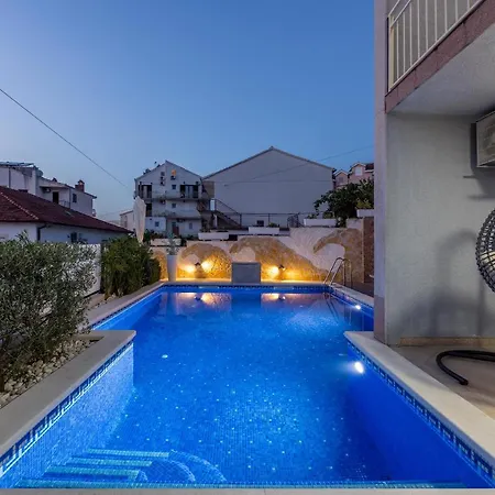 Ines With Pool By The Σπίτι διακοπών *