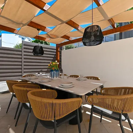 Ines With Pool By The Τρογκίρ