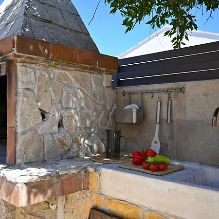 Σπίτι διακοπών Ines With Pool By The Τρογκίρ