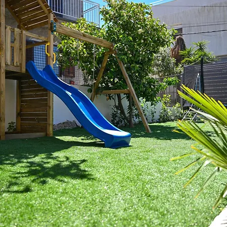 Ines With Pool By The Σπίτι διακοπών Τρογκίρ