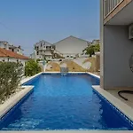 Ines With Pool By The 펜션 트로기르