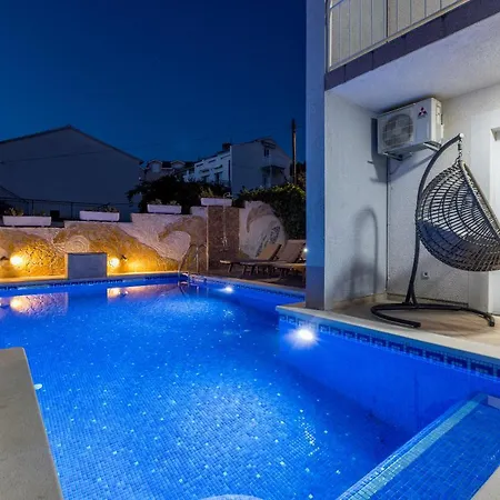 Semesterbostad Ines With Pool By The Trogir