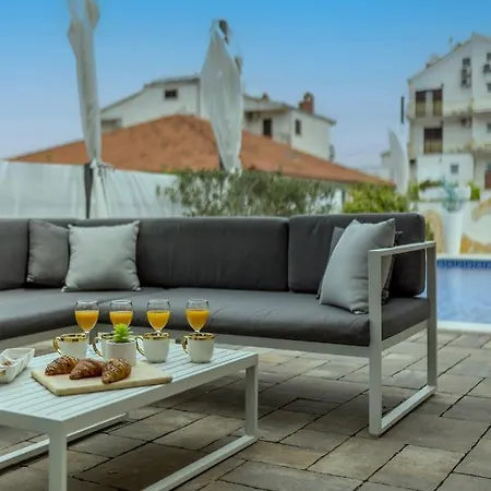 Ines With Pool By The Tatil Evi