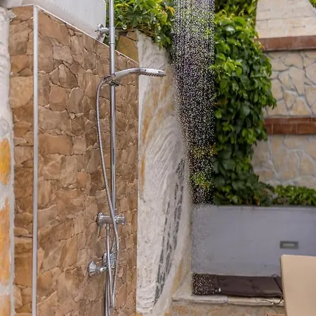Tatil Evi Ines With Pool By The Trogir