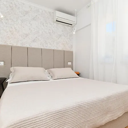 Ines With Pool By The * Trogir