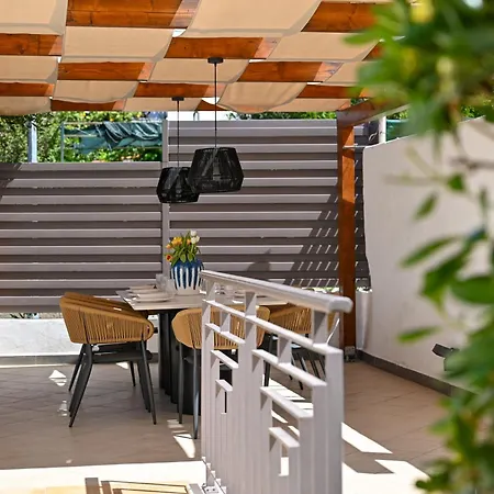 Будинок відпочинку Ines With Pool By The Трогір