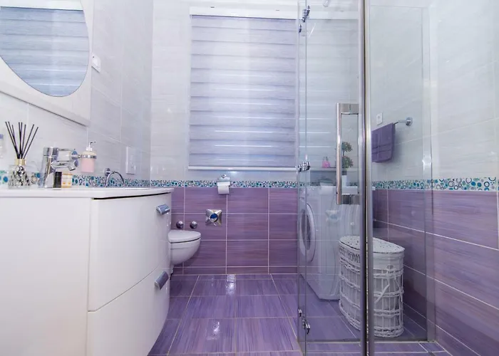 Будинок відпочинку Ines With Pool By The Трогір